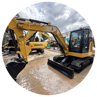 Mini-excavatrice Cat 6 tonnes d'occasion bien entretenue avec cabine, faible nombre d'heures, peinture d'origine, certifiée CE, prête à être expédiée pour les travaux agricoles
