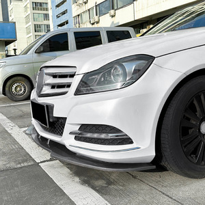 ลิ้นกันชนหน้า Amp-Z สำหรับ Mercedes-Benz C-Class W204 ปี 2011-2014 สีดำเปียโน ลายคาร์บอนไฟเบอร์ ผิวด้าน - Product Image 1