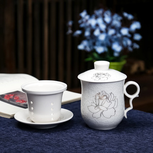 Tazza <span class=keywords><strong>da</strong></span> tè cinese Kung Fu dipinta a mano filtro in ceramica tazza <span class=keywords><strong>da</strong></span> tè blu e bianca in ceramica con coperchio 350ml - Product Image 5