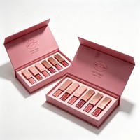 Boîte cosmétique magnétique haut de gamme à couvercle rabattable pour rouge à lèvres et brillant à lèvres avec insert imprimé personnalisé