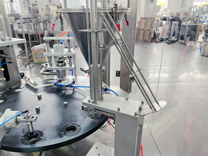 Machine de fabrication de capsules de café Nespresso rotative Machine à emballer de remplissage de capsules de café basée sur le contrôle par écran tactile - Product Image 3