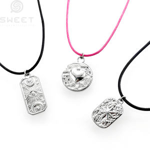 Collier pendentif <span class=keywords><strong>Jésus</strong></span> tendance en acier inoxydable 316L plaqué or, fait à la main, cordon en cuir noir tressé, bijoux chrétiens, cadeau - Product Image 5