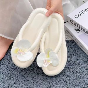 รองเท้าแตะผู้หญิงแบบสวม รุ่น Ins Butterfly <span class=keywords><strong>Orchid</strong></span>  กันลื่น เหมาะสำหรับใส่ไปชายหาด พื้นหนา รองเท้าลำลองสำหรับฤดูร้อน วัสดุ EVA - Product Image 3