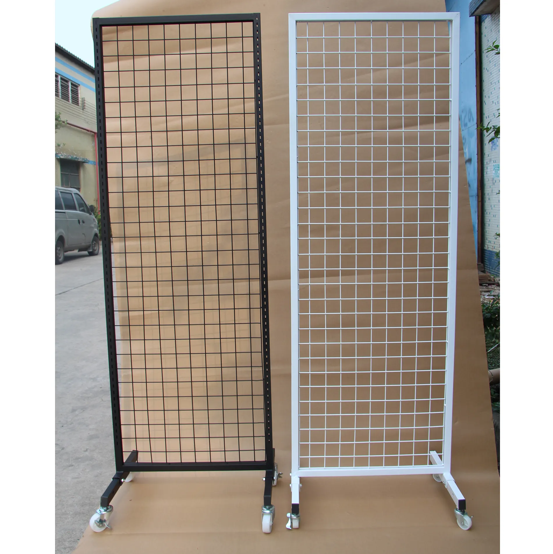 Store Retail Metal Wire Snack Display Rack Floor Hanging Accessories Product Wire Mesh Grid Display Stand