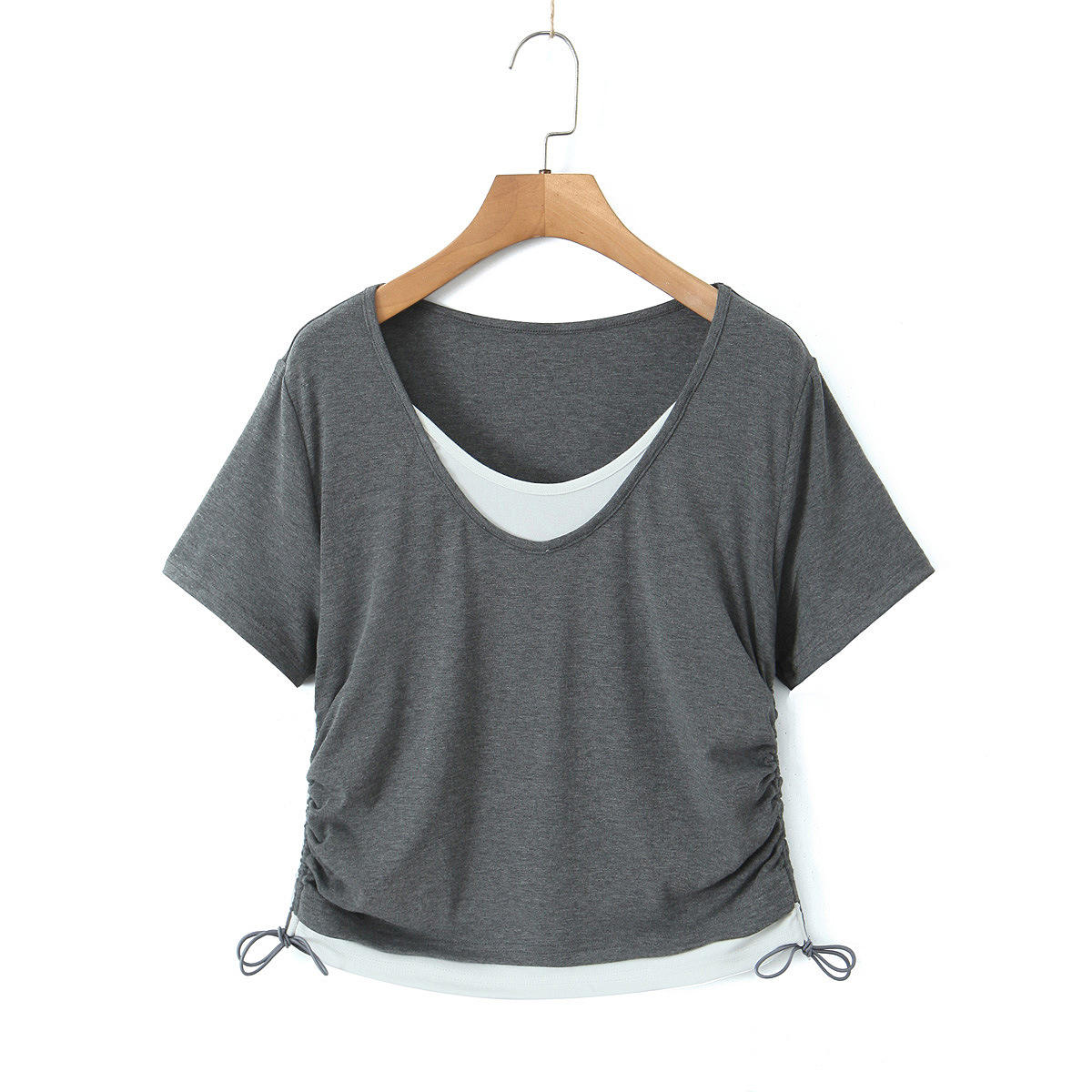 Top gris à manches courtes
