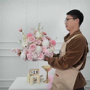 ช่อดอกไม้ประดิษฐ์สีชมพูทำมือใหม่สำหรับตกแต่งงานแต่งงานและงานวันเกิด - Product Image 3