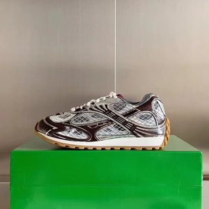 Sneakers Retrò da Donna di Alta Qualità, Scarpe Casual Basse da Corsa, Scarpe da Ginnastica di Lusso Firmate, Rosa Argentato - Product Image 1