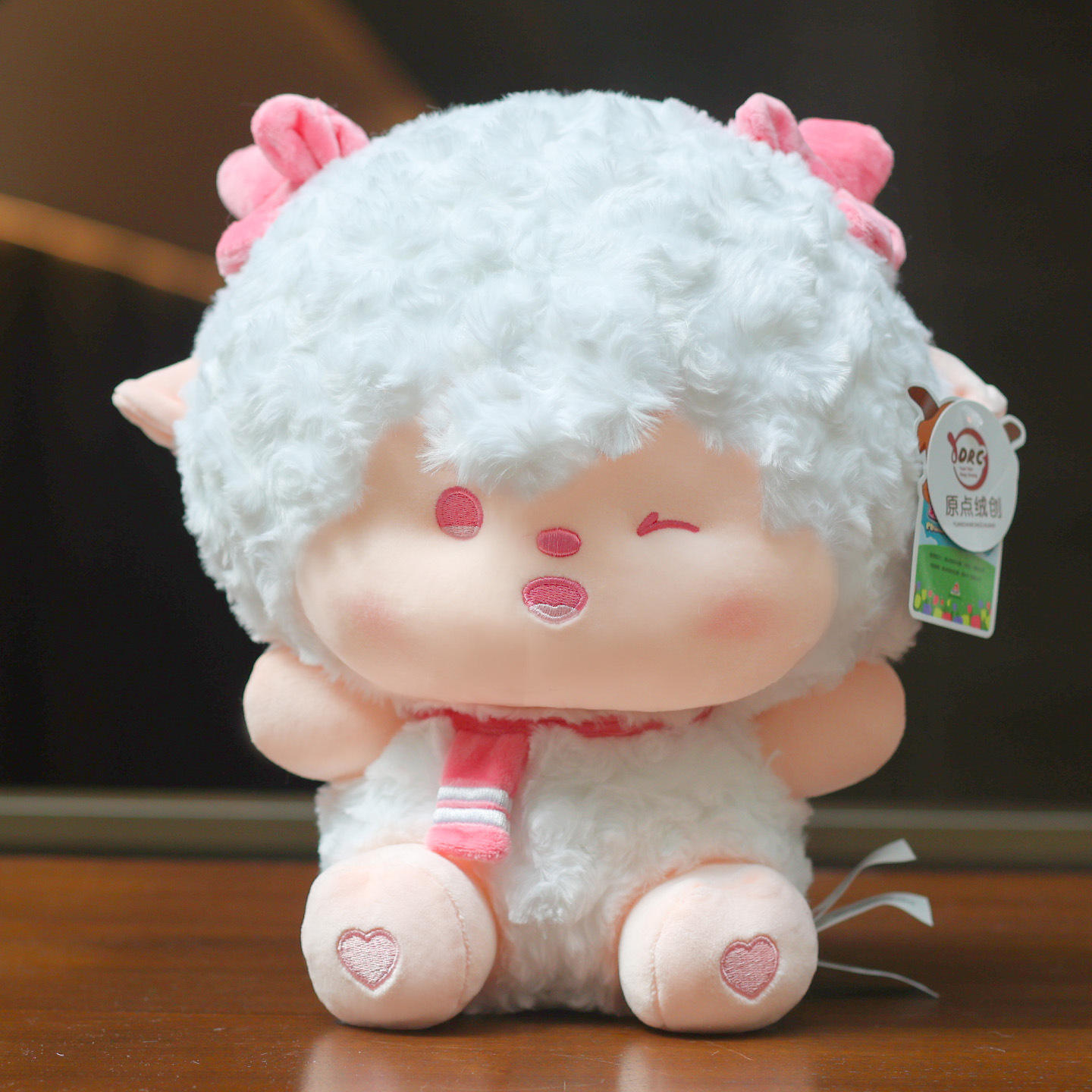 Hug series-beautiful sheep