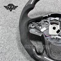 Volant de voiture de haute qualité adapté pour Toyota Supra fibre de carbone et matériau Alcantara de volant de lumières LED
