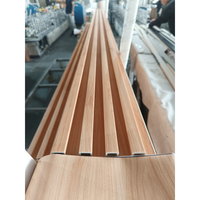 Panel de Pared WPC de 160*24 mm, PVC Impermeable con Diseño Acanalado con Aspecto de Madera para Uso Interior y Exterior