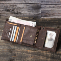 2025 dompet pria kulit kuda gila Retro malaikat hitam dengan rantai besi dompet kulit asli multifungsi