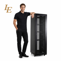 Rak Server Kabinet Jaringan Pusat Data Berdiri Lantai Baja 15U 800*800mm Tersedia