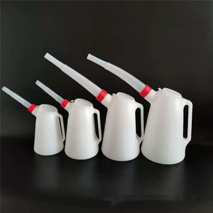 Di alta qualità 1L 2L 3L 4L 5L 10L plastica universale olio di misura brocca con beccuccio flessibile per moto oliatore/olio pentola - Product Image 2