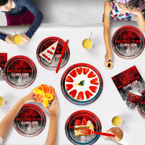 Kit de vaisselle pour fête d'anniversaire Stranger Things : bannière en papier, assiettes jetables, serviettes, bienvenue sur l'autre côté - Product Image 2