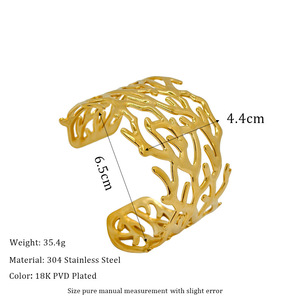 <span class=keywords><strong>Bracelet</strong></span> d'ouverture en acier au titane évidé à feuilles larges plaqué <span class=keywords><strong>or</strong></span> <span class=keywords><strong>18</strong></span> <span class=keywords><strong>carats</strong></span> <span class=keywords><strong>bracelet</strong></span> élégant réglable pour les filles - Product Image 6