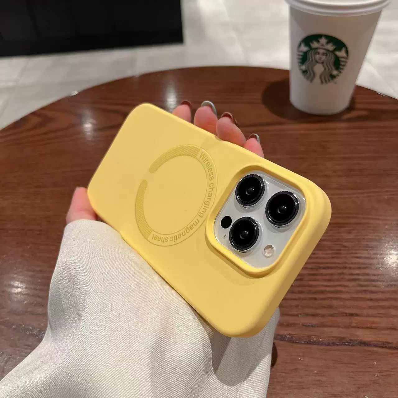 สีเหลือง