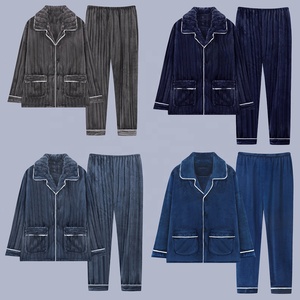 Nuovo Stile Set in <span class=keywords><strong>Pile</strong></span> Corallo 100% Poliestere per <span class=keywords><strong>Uomo</strong></span>, Pigiama Designer Due Pezzi, Pigiama Invernale da <span class=keywords><strong>Uomo</strong></span> - Product Image 2