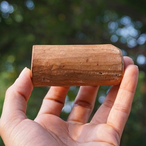 Varillas de Sándalo Orgánicas Premium de Larga Duración, 100% Naturales, Incienso de Madera Aromática India, para Meditación Religiosa y Espiritual en el Hogar - Product Image 1