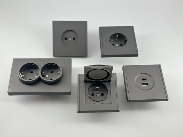Hot Sale Pc Painting Panel Electrical Wall Power Socket European Standard Single Power Sockets With Waterproof Cover Wall Outlet
