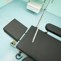 Table d'opération électrique compatible aux rayons X certifiée CE LK (LK/DS-VI (4)) Matériaux composites radio-transparents pour la neurochirurgie