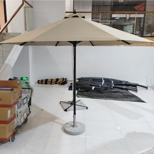 Fournisseur en gros 2025 Parasol de patio 3m pour l'extérieur, Vente chaude, avec structure en aluminium, en polyester imperméable et système à poulie, Mobilier d'extérieur - Product Image 2