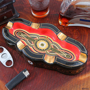 Cenicero de Cerámica Personalizable con Detalles en Negro y Dorado, Porta Cigarros Grande, Diseño de Alta Gama, Regalo Empresarial - Product Image 5