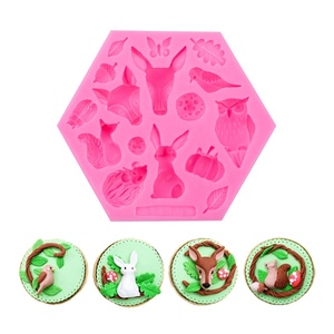 Stampo in Silicone 3D per Fai da Te con Grafiche Popolari e Classiche: Cervo, Gufo, Uccellino, Pino, Castagno, Felce, Zucca, Foglie, Scarabeo, Farfalla - Product Image 1