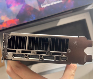 Radeon Pro W7800 32G พัดลม Gddr6ออกใหม่การ์ดจอแบบมืออาชีพสำหรับการสร้างแบบจำลอง3D กราฟิกแล็ปท็อป Radeon Pro W7800 AI - Product Image 3