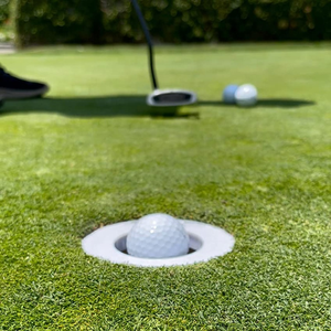 <span class=keywords><strong>Venta</strong></span> caliente de plástico <span class=keywords><strong>Golf</strong></span> Hole Cup Reductor Red Cup Training Aid para Backyard Putting Green <span class=keywords><strong>Golf</strong></span> Green Cups - Product Image 3