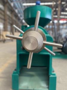 Prensa de aceite de tornillo de alto rendimiento y alto beneficio YZYX168 Prensa de aceite de materia prima de grano Máquina de fabricación de aceite de ahorro de energía de alta eficiencia - Product Image 3