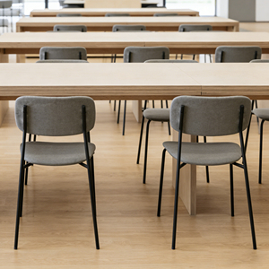 Tavolo da Pranzo in Legno Massello di Noce Personalizzato per Ristorante a Prezzo Conveniente - Product Image 3