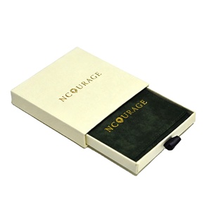 Pochettes à bijoux personnalisées en suède avec rabat, pochette à bijoux en microfibre olive avec dorure à chaud et coffret assorti - Product Image 1