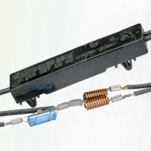 Machine de moulage à basse pression de type extrudeuse à vis, adaptée aux composants électroniques automobiles, aux capteurs de sonnerie de véhicule et aux circuits flexibles FPC - Product Image 3