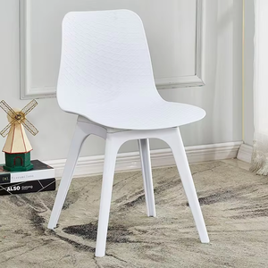 Chaise de salle à manger en plastique empilable, élégante, durable, confortable, robuste, moderne et minimaliste pour atelier, salon, bureau - Product Image 3