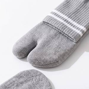 Calzini Tabi in Fibra di Bambù Personalizzati, Calzini a Dita Divise <span class=keywords><strong>Senza</strong></span> <span class=keywords><strong>Cuciture</strong></span> a Righe, Calzini Giapponesi per Flip Flop con Etichetta Privata per Donne - Product Image 3