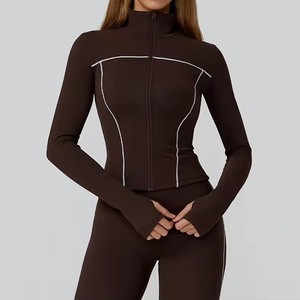 Ensembles d'entraînement 3 pièces personnalisables avec logo pour femmes – Tenue de sport sans manches extensible dans les quatre sens, coupe ajustée, fermeture éclair, taille haute, imprimé/uni - Product Image 3