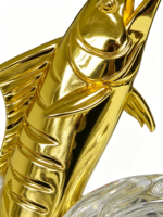 Trophée en métal personnalisé en gros, Trophée Poisson Épée, Sculpture Poisson Doré, Base en cristal ondulé, Base carrée en marbre noir, Trophée Souvenir du Gagnant