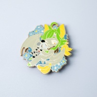 Fabricant chinois de broches en émail dur personnalisées de haute qualité, sans minimum de commande, en alliage de fer, avec un design mignon de fille, artisanat métallique