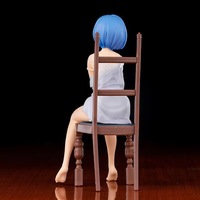 Chao-Plays Zero-Tolerance Isekai Life Rem PVC Anime-Figur & Stuhl-Pose Pyjama Desktop-Ornament für Erwachsene ab 14 Jahren