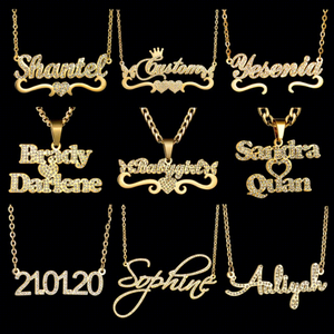 Collar con Colgante Personalizado de Acero Inoxidable con Baño de Oro de 18K, Diseño Moderno con Nombre, Número y Diamantes Microincrustados, Ideal para Fiestas - Product Image 1