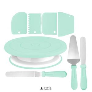 Plataforma Giratoria para Pasteles de 360 Grados con Raspador de Crema y Juego de Bolsas de Repostería para Herramientas de Repostería - Product Image 5