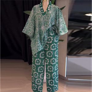 Completo da <span class=keywords><strong>Donna</strong></span> Europeo e Americano S-2XL, Nuovo Stile Dolce e Fresco con Stampa, Scollo a V, Maniche a Pipistrello, <span class=keywords><strong>Pantaloni</strong></span> a Vita Alta e Gamba Dritta - Product Image 6