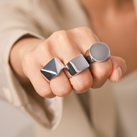 H&C Großhandel Unisex Breiter Ring aus Edelstahl in Gold und Silber mit Gravurmöglichkeit für Individuelles Logo, Name, Personalisierter Schmuck