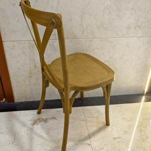 Venta al por mayor apilable alquiler comedor banquete boda madera Natural Cruz respaldo sillas para eventos - Product Image 3