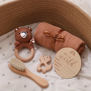 Kaiyue personalizza la pietra miliare del neonato all'uncinetto cucciolo di orso sonaglio animale in legno da bagno dentizione massaggiagengive animali doccia regalo Set di giocattoli - Product Image 3