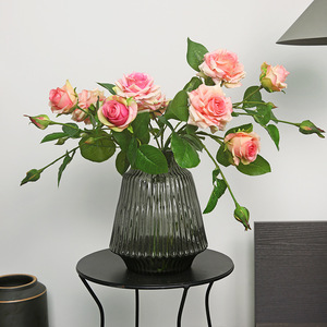 ดอกกุหลาบประดิษฐ์สีชมพูหลายชั้น ยี่ห้อ Yihua Floral Art ให้ความรู้สึกเหมือนดอกจริง ตกแต่งแจกันสำหรับห้องนั่งเล่นและงานแต่งงาน - Product Image 1
