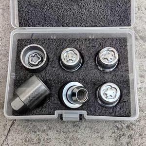 JNUM Écrous de roue <span class=keywords><strong>antivol</strong></span> en acier allié argenté, lot de 6, pour Land Rover Range Rover Series - Product Image 1