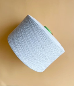 Haute qualité 35% coton recyclé + 65% polyester Ne 3/1-Ne 12s/1 fil OE gant fil 2000KGS quantité minimale de commande Vietnam couleur blanche brute - Product Image 5