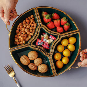 Plats de service en céramique de luxe pour la livraison directe, plat divisé avec support en métal, couvercle en <span class=keywords><strong>verre</strong></span>, assiettes à fruits secs, <span class=keywords><strong>plateau</strong></span> de service - Product Image 3