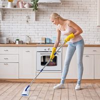 Vadrouille en microfibre professionnelle de 18 pouces pour le nettoyage des sols avec manche en acier inoxydable 4 tampons de vadrouille lavables et réutilisables